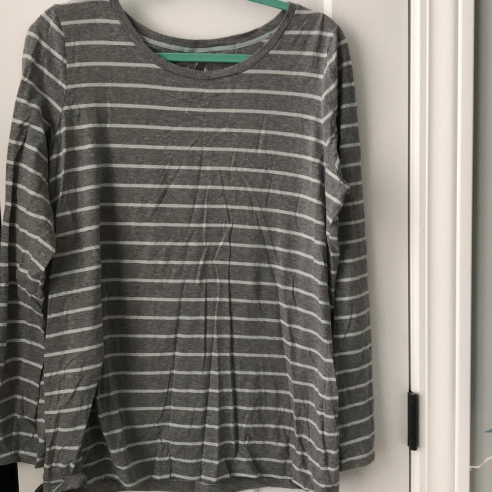 The limited perfect tee long sleeve